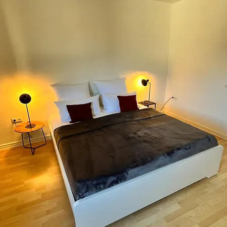 Апартаменты Zentrumsnahe Wohnung, Anviolhomes *